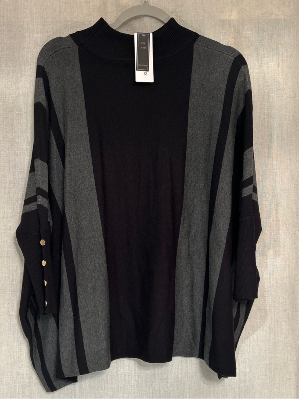 NWT LETY & ME Nickos Capelet Sweater Black Gray Size L Stitch Fix